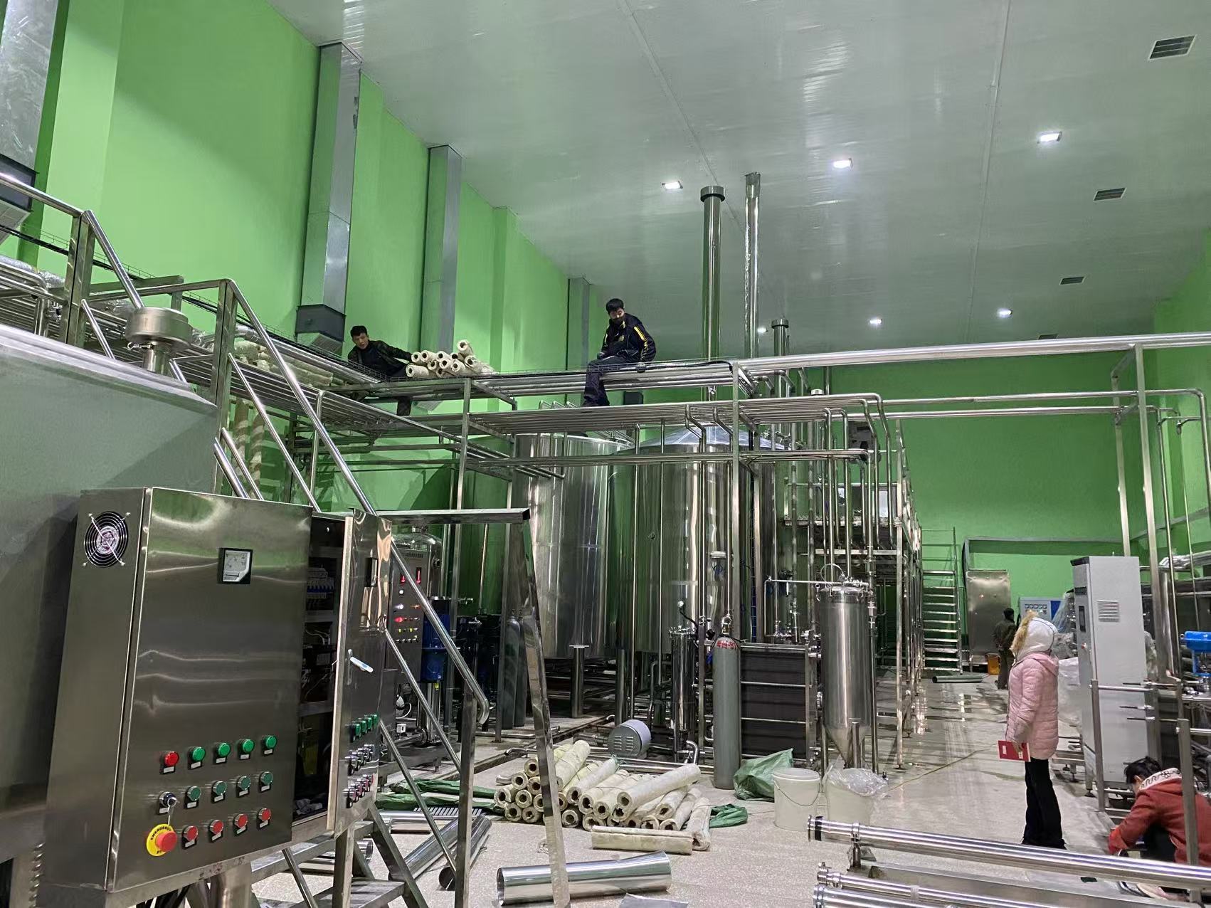 紫金精酿啤酒设备厂—精酿啤酒设备制造:传承工艺与创新科技的交融
